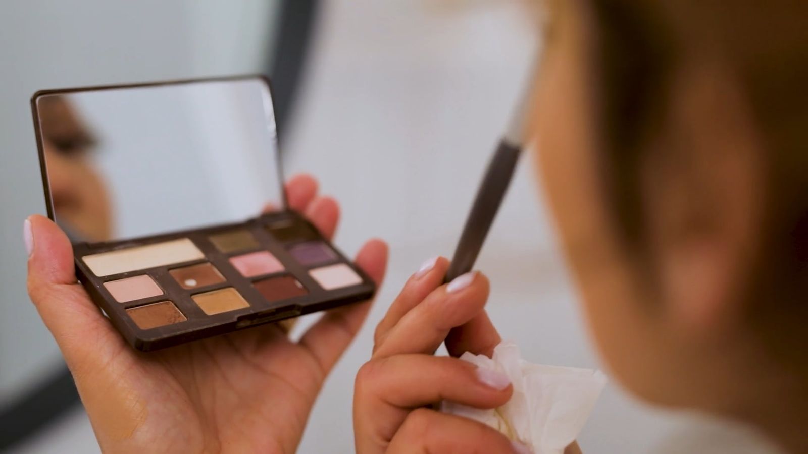 Woman Applying Makeup Free Stock Video Footage, Royalty-Free 4K & HD ...