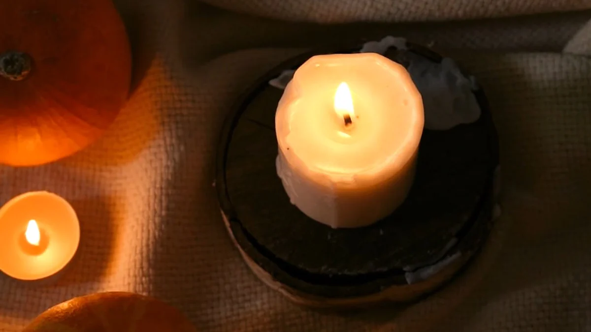 Spooktacular Candles: Create a Hauntingly Beautiful Halloween Ambiance