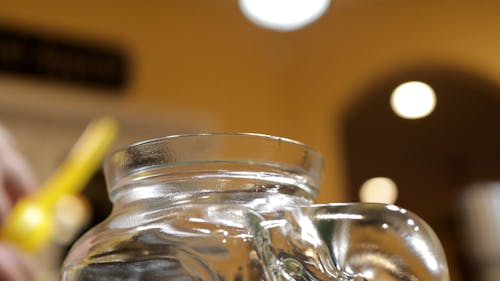 Squeezing Lemons in a Glass Jar