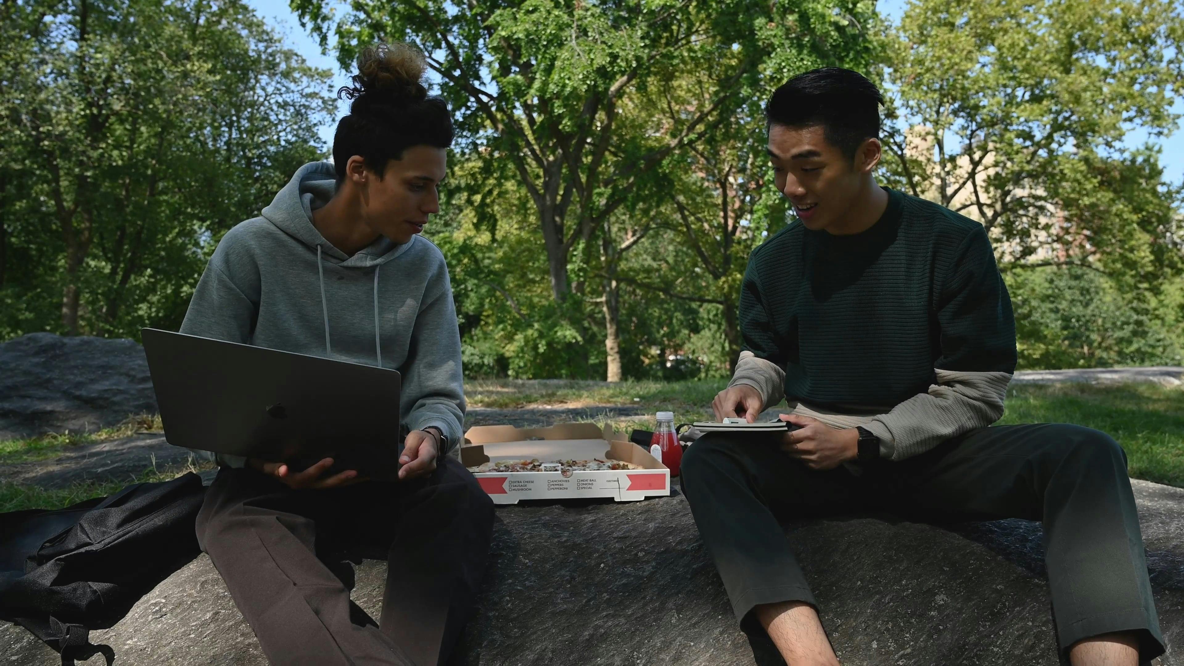 Los mejores 10.000+ vídeos de Nbc Ball Drop Online · Banco de Imágenes