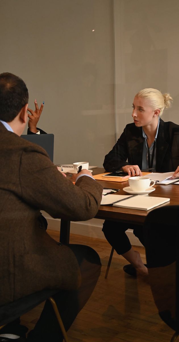 people in a meeting 5646348