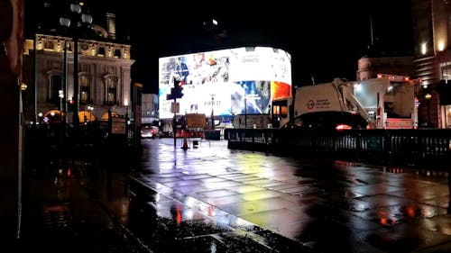 Busy Night at Piccadilly Circus