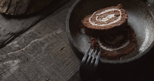 Chocolate Roll Cake Presentation 