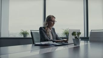 职场女性免费下载视频素材