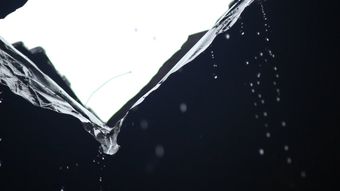 镜面从左到右逐渐破碎视频素材
