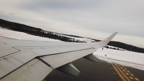 Video of an Airplane Wing