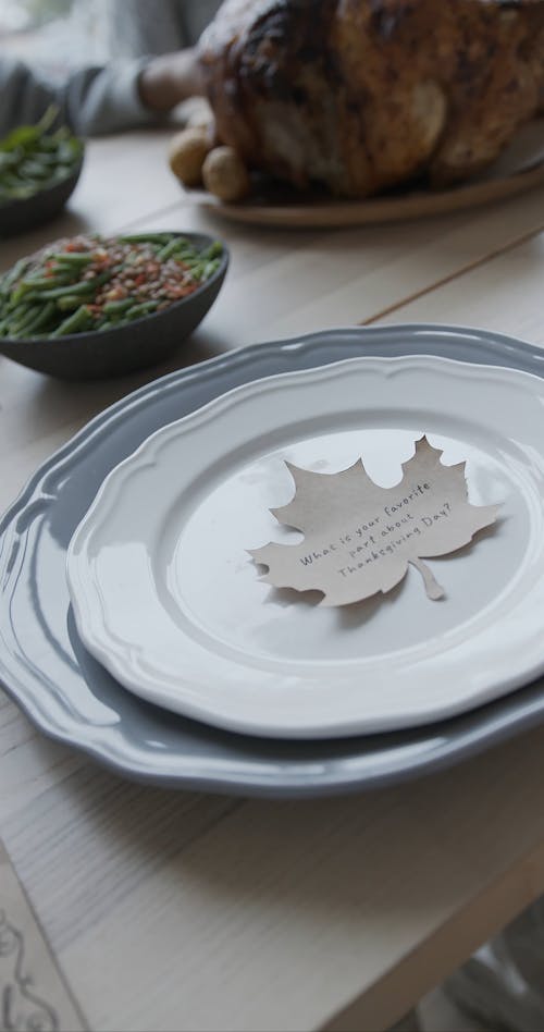 A Close-Up Video of a Table Setting