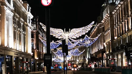 Video Of Christmas Decorations In The Street During Night