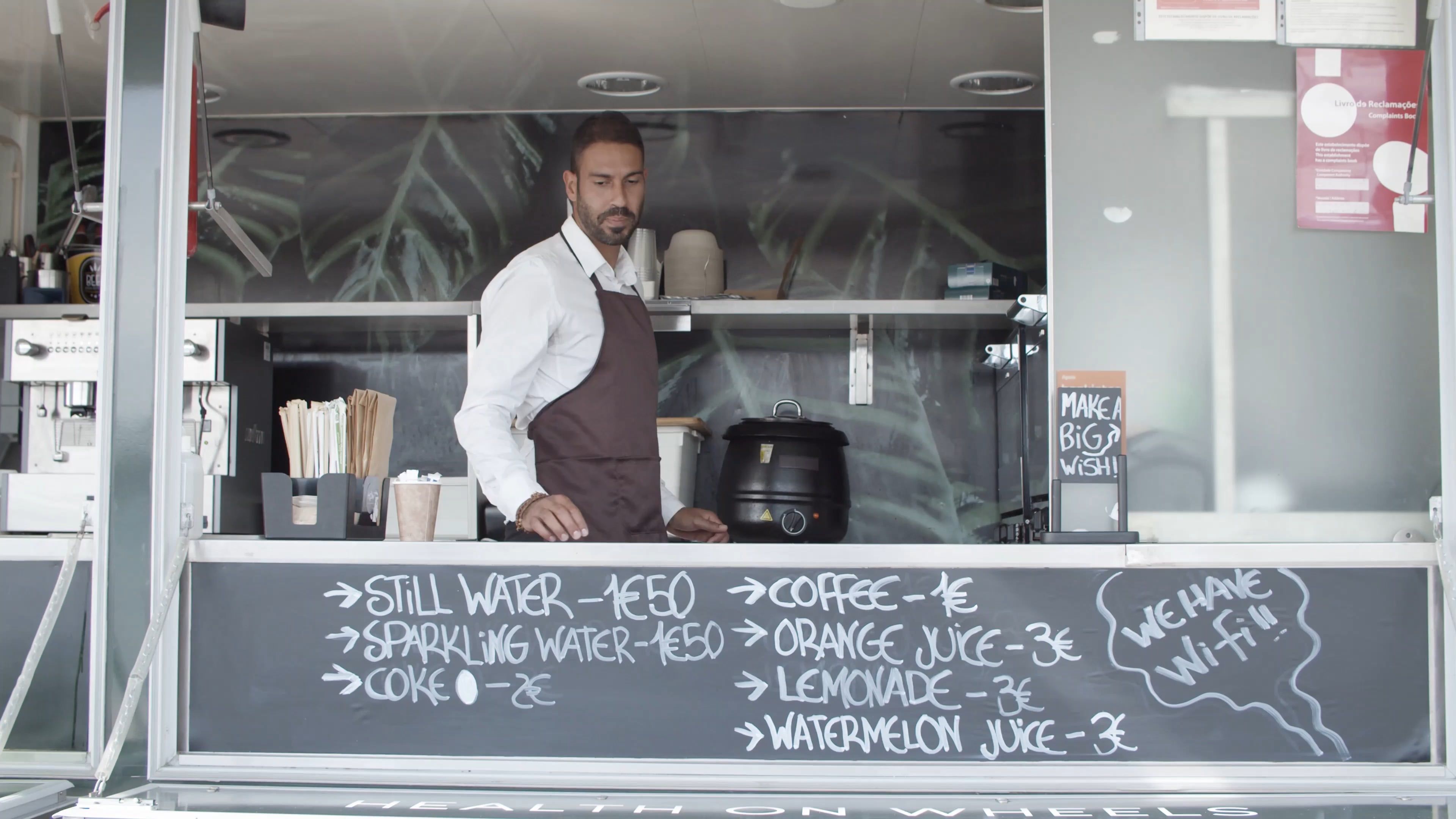 Caterer video