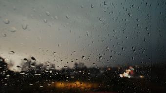 雨天开车视频素材高清视频免费下载高清视频视频素材
