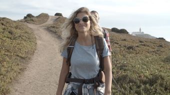 美女登山视频素材