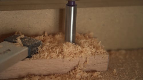 Wykrawanie Dziury Przez Drewno