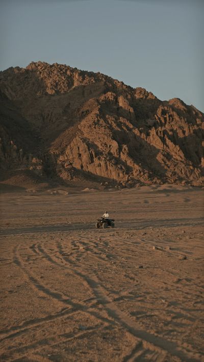 Tima Miroshnichenko's fantasy landscape cinematic video
