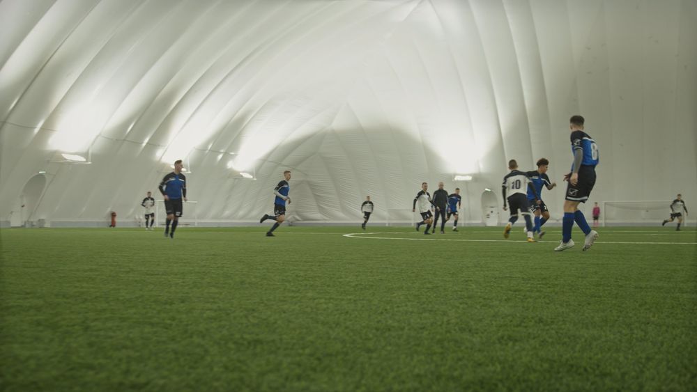 なぜアメリカではフットボールのことを「サッカー」と呼ぶのでしょうか?