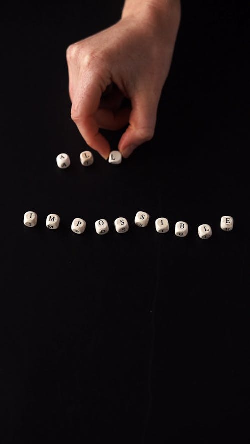 Spelling a Message on Letter Dice