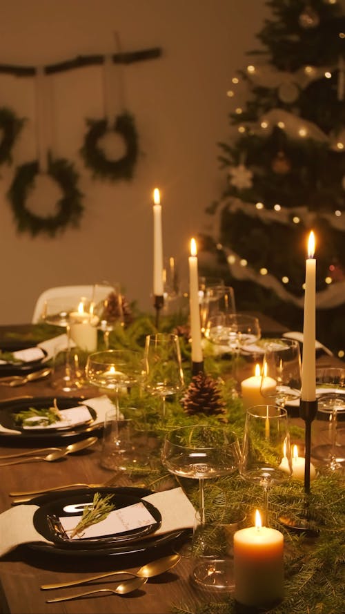 夕食のクリスマステーブルセッティング