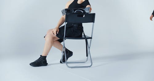 Fashionable People with Prosthetics Modeling