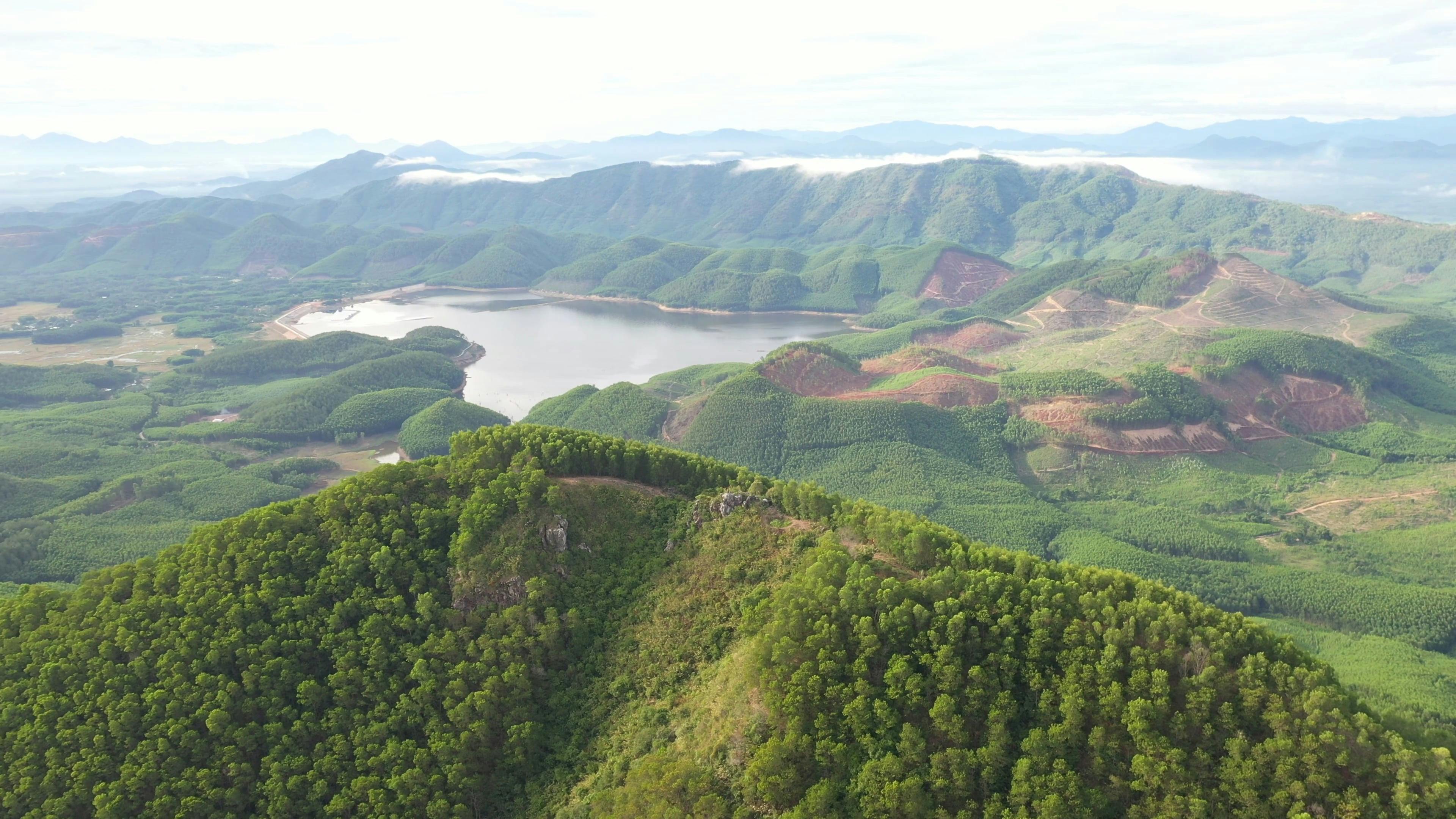 aerial-footage-of-mountain-range-free-stock-video