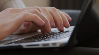 使用电脑高清视频免费下载视频素材