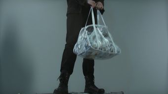 人穿上外套免费下载视频素材高清视频视频素材