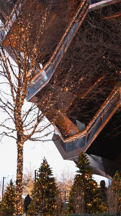 Uriel Mont's architecture modern video