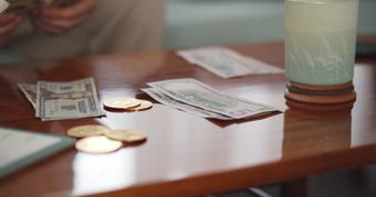 损失金钱视频素材