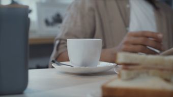 老人吃饭高清视频免费下载高清视频高清视频视频素材