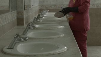 上厕所视频素材