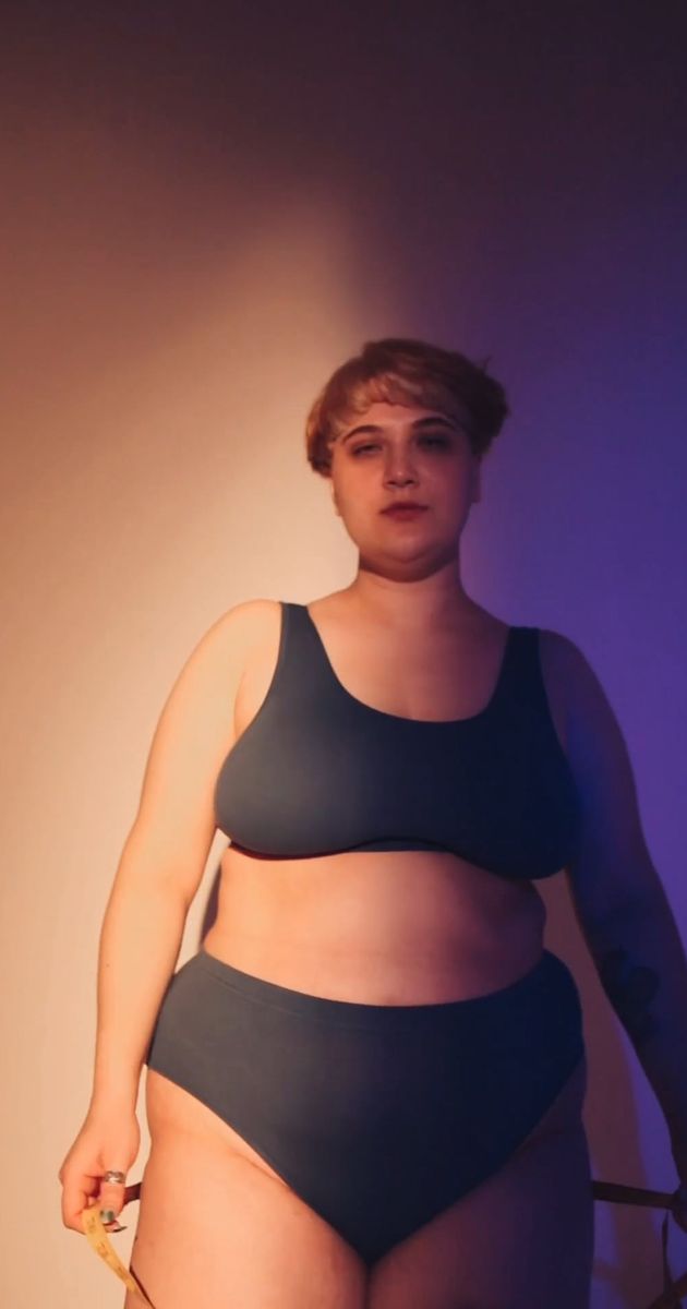 Picture of the day - voluptuous girl