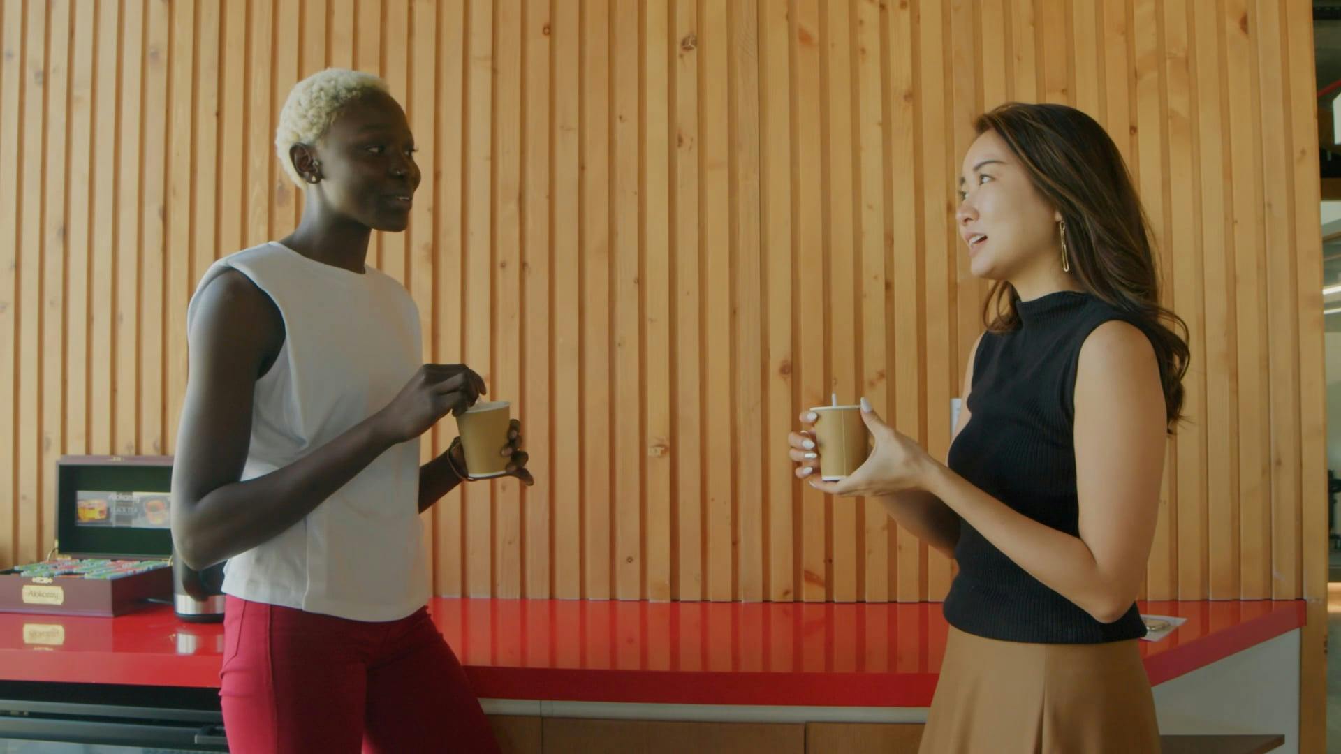 有关人, 坐, 垂直视频的免费素材视频 有关人, 坐, 垂直视频的免费素材视频