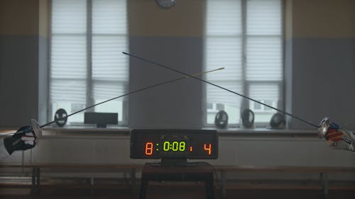 A Timer between People Fencing