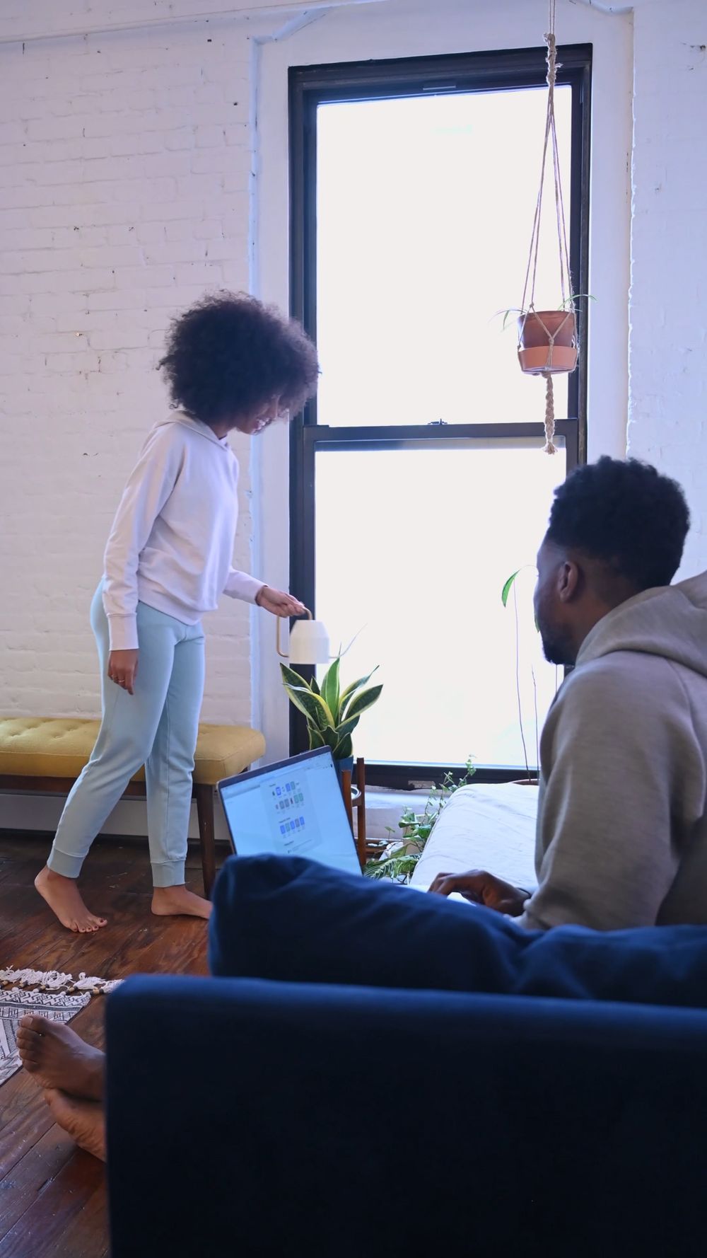 Couple Talking On The Couch Free Stock Video couple-talking-on-the-couch-free-stock-video