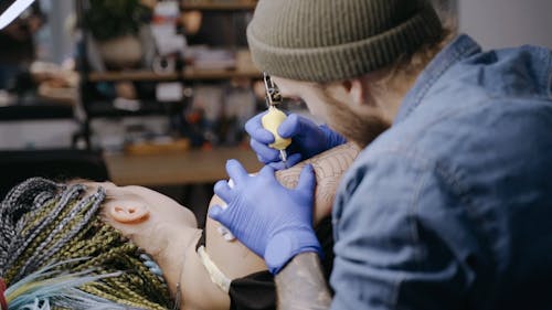A ManTattooing