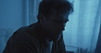 披上外套高清视频免费下载视频素材