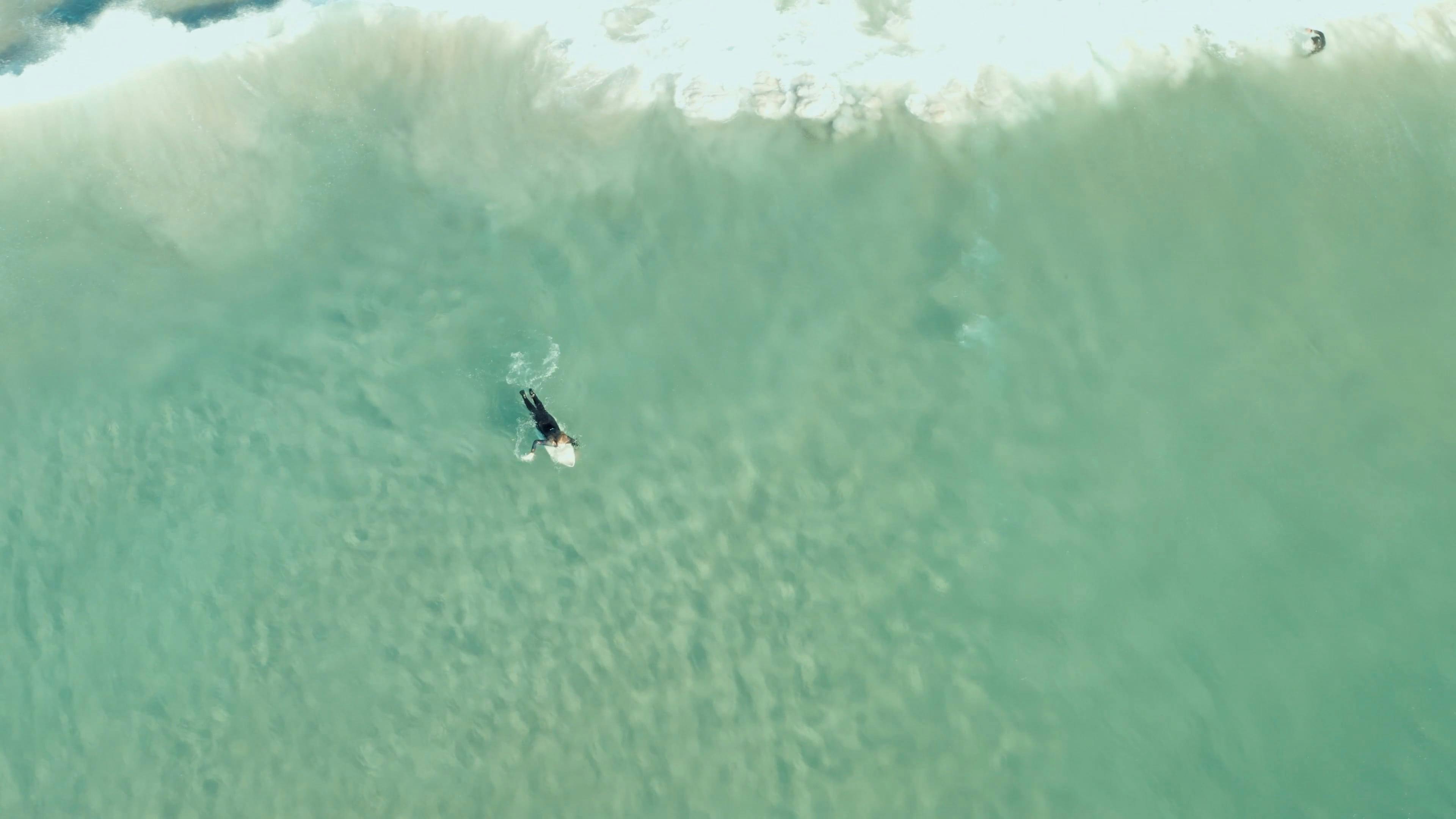 Shocked LA Paddle Boarders Found Mysterious Resistance Against Waves Like Never Before