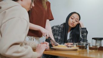 中国被家长骂视频素材