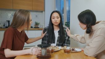 中国被家长骂视频素材