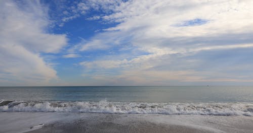 A Video of Waves Rushing to the Shore