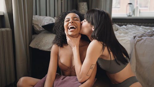 Gratis videos lesbianas Pareja De