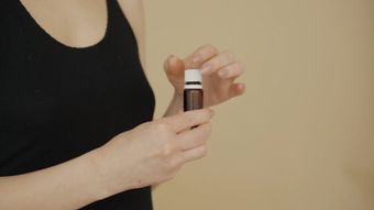 滴眼药水高清视频视频素材