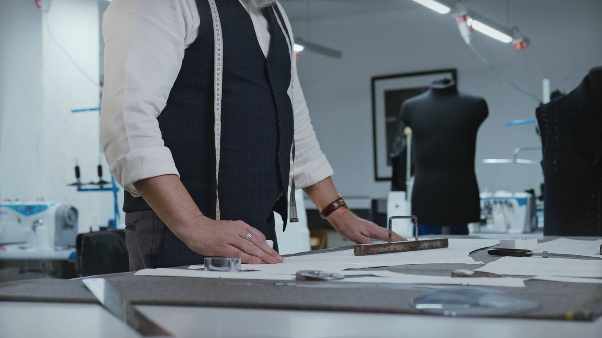 Atelier di cucito al lavoro