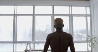 披上外套免费下载视频素材视频素材