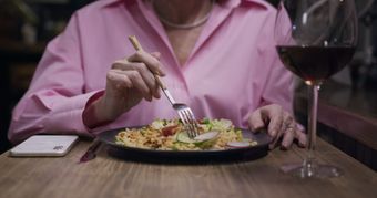 老人吃饭视频素材视频素材免费下载视频素材