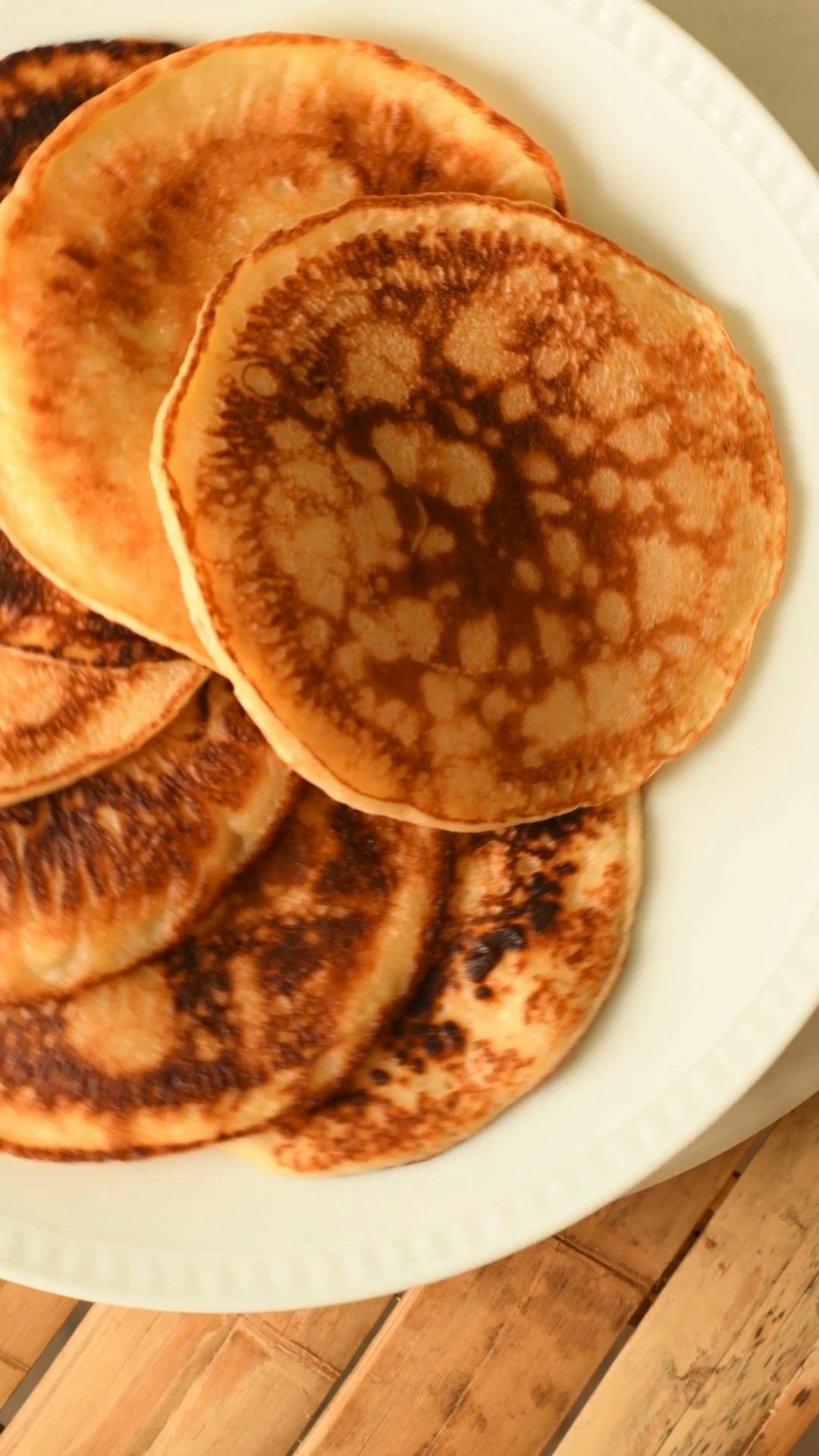 A Plate of Pancakes Rotating · Free Stock Video