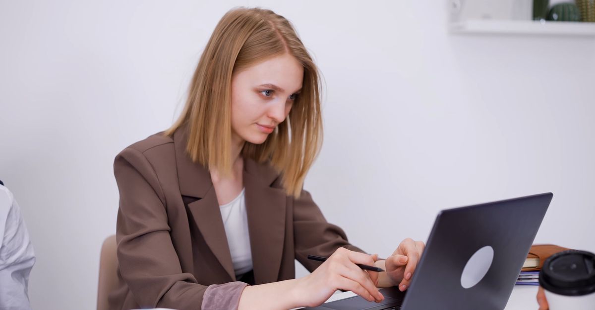 Actress Using Computer Beautiful Woman Using a Laptop Free Stock Video Footage, Royalty-Free ...