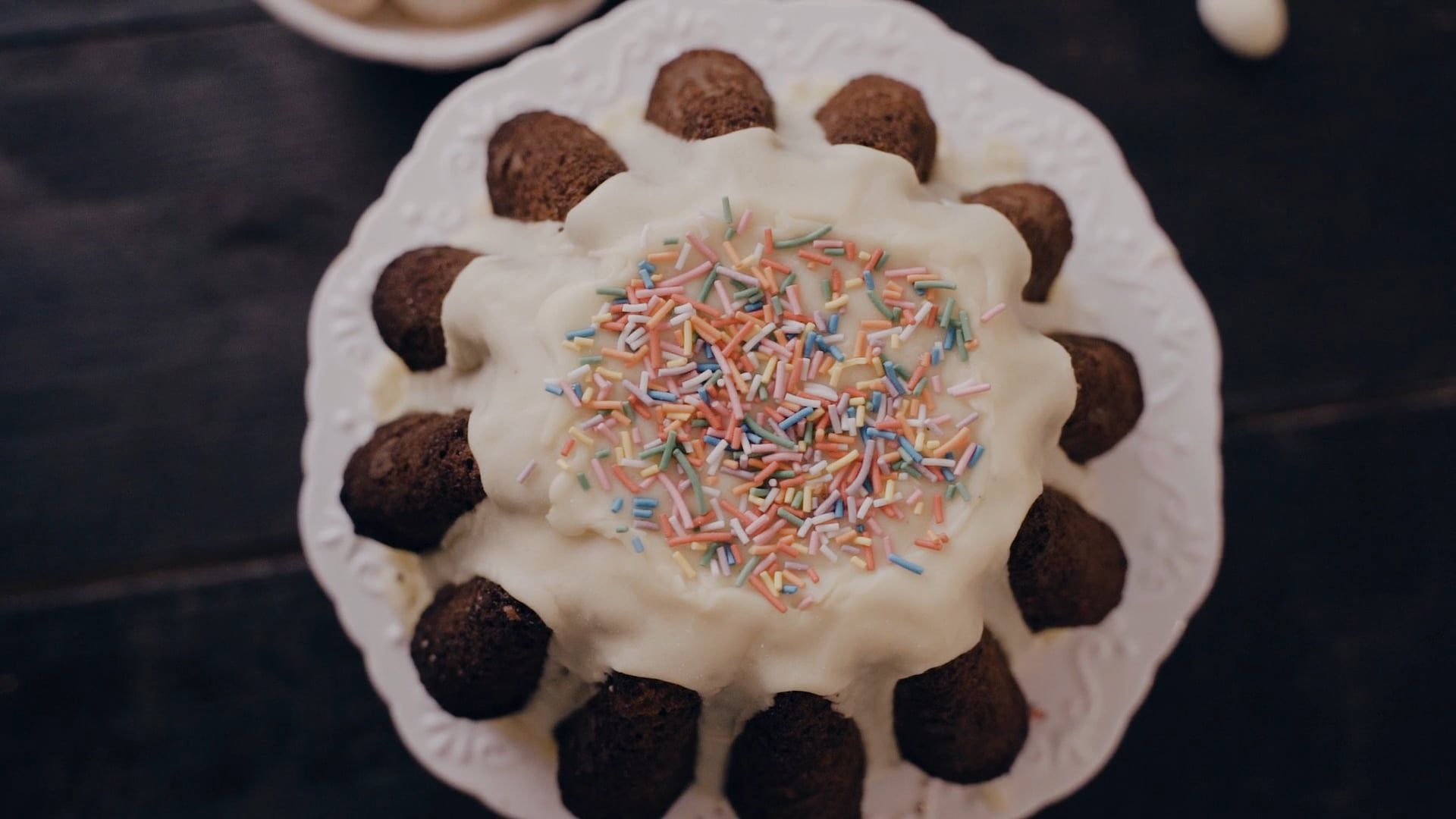 Close Up Video of a Cake · Free Stock Video