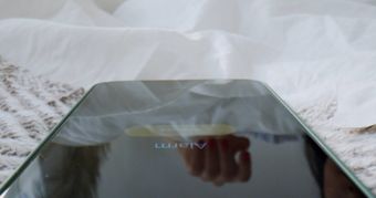 原来我等的不是消息，是"我很重要"的幻觉视频素材