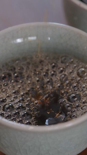 倒米酒高清视频视频素材视频素材