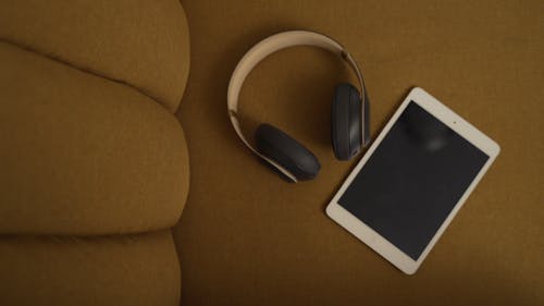 Wireless Headphones and Ipad