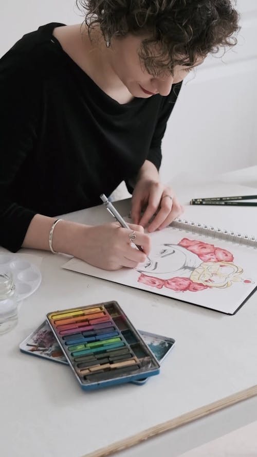 Video of a Woman doing Drawing